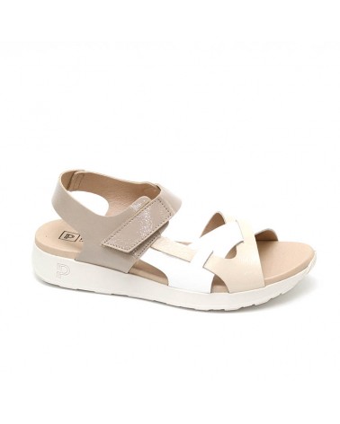 Sandalia de velcro en piel...