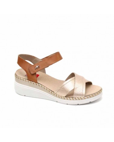 Sandalia de velcro en piel...