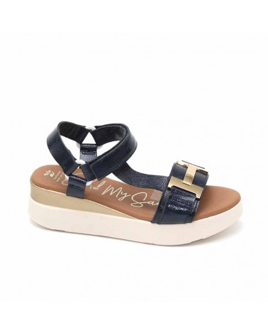 Sandalia de velcro en piel...